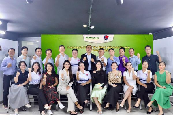 TỪ FRAMEWORK ĐẾN “DỮ LIỆU SỐNG” TRONG QUẢN TRỊ NHÂN SỰ
