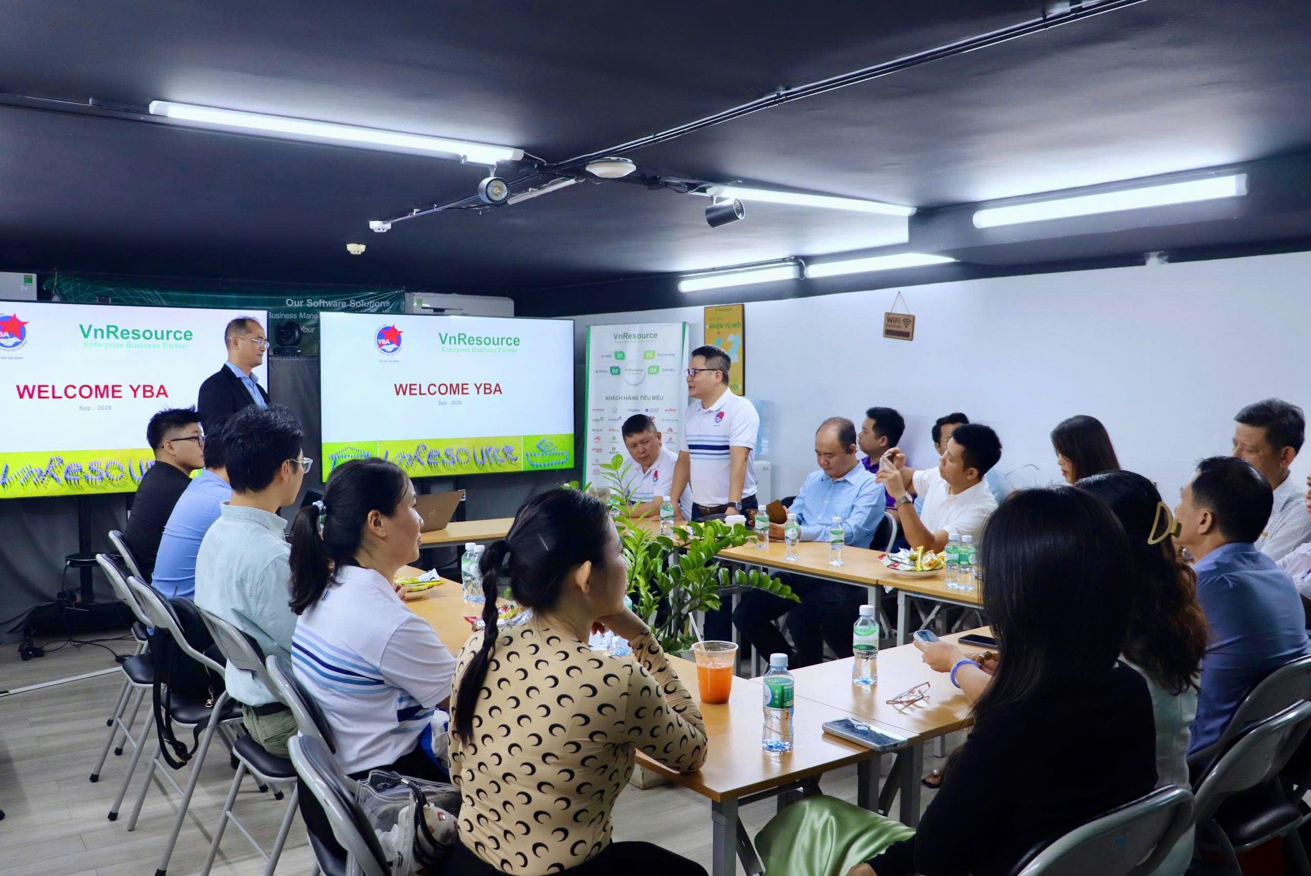 TỪ FRAMEWORK ĐẾN “DỮ LIỆU SỐNG” TRONG QUẢN TRỊ NHÂN SỰ